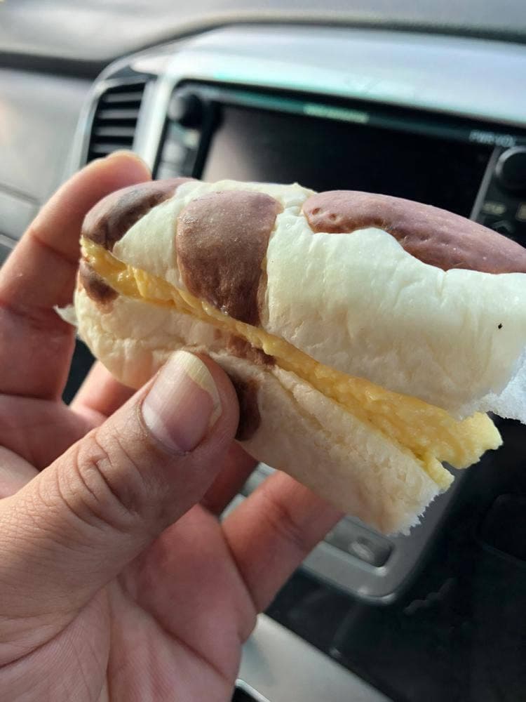 パンと焼き菓子のお店 nenemomo