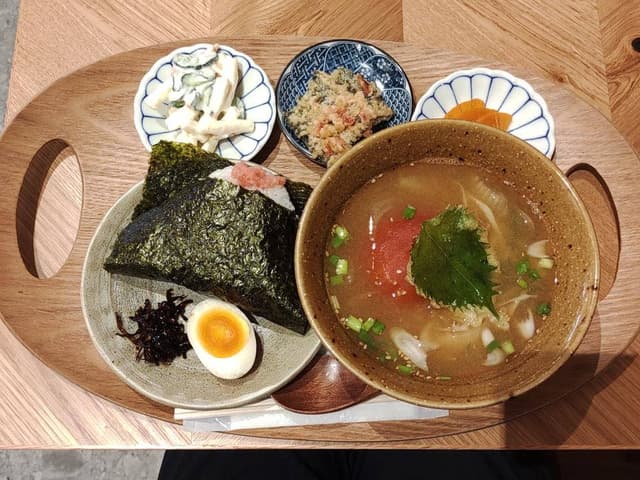 農家の息子がつくる食堂 さんかくとまる - サブ画像1