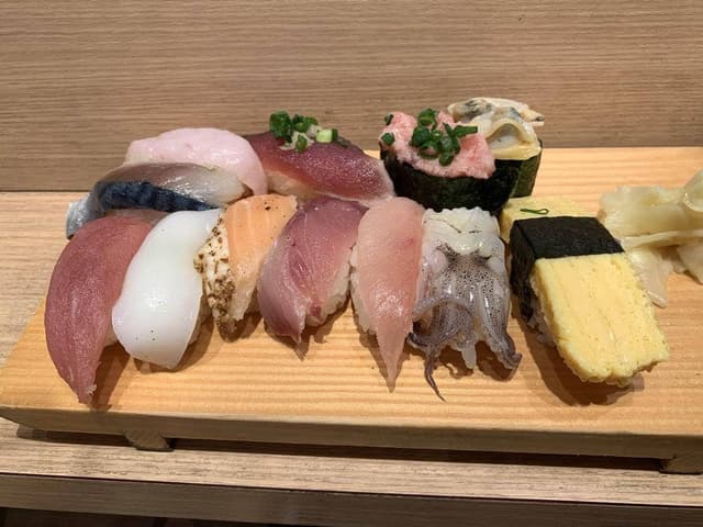魚がし日本一 みなとみらい店 立喰寿司 - サブ画像1