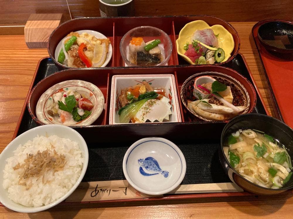 鮓 地魚ダイニング あがり一丁