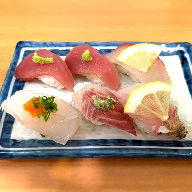 立ち食い鮨 謹賀 お初天神 - サブ画像3