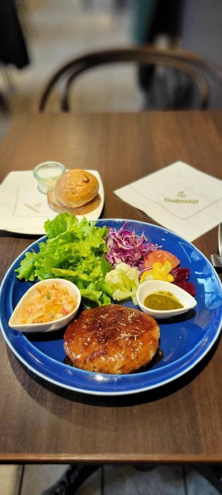 Cafe AMADEUS STORY