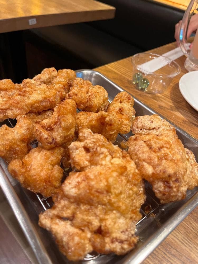 骨付鳥、からあげ、ハイボール がブリチキン。金山本店