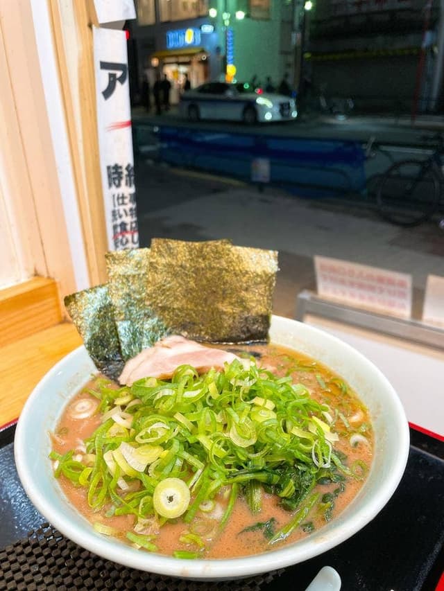 見田家 立ち食い家系ラーメン - サブ画像2