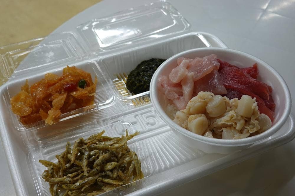 秋田市民市場 のっけ丼