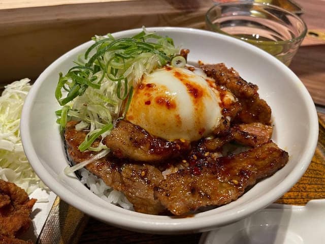 精肉屋の焼肉丼おぼや 元町店 - サブ画像2