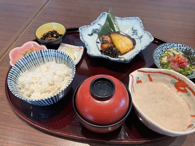 和ごはん とろろ屋 アトレヴィ大塚店 - サブ画像2