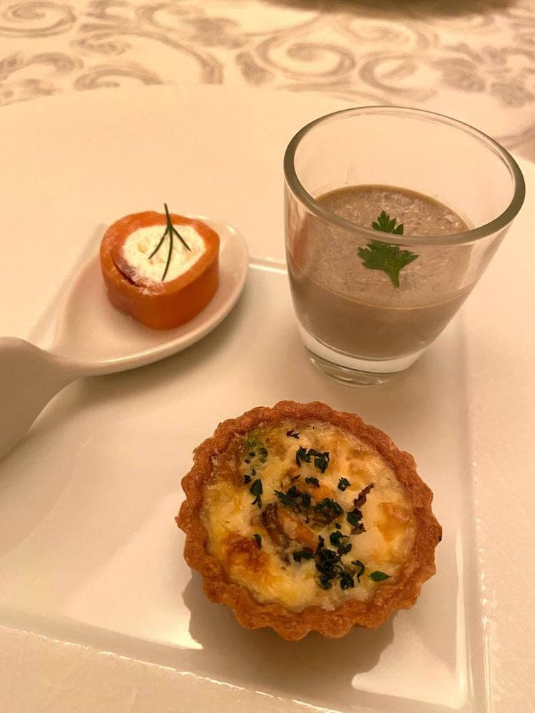 DINING 六区