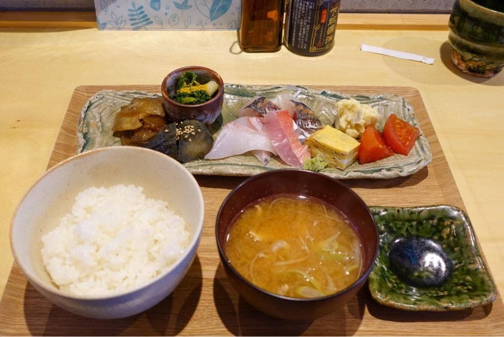 地産地消ダイニング なみ家