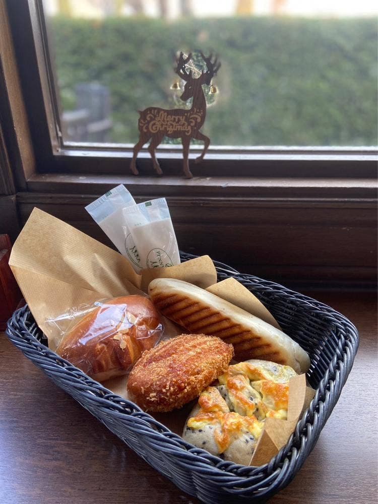 BAKERY PENNY LANE 岡本店