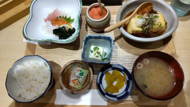 博多海鮮食堂 魚吉 ソラリアステージ店 - サブ画像1