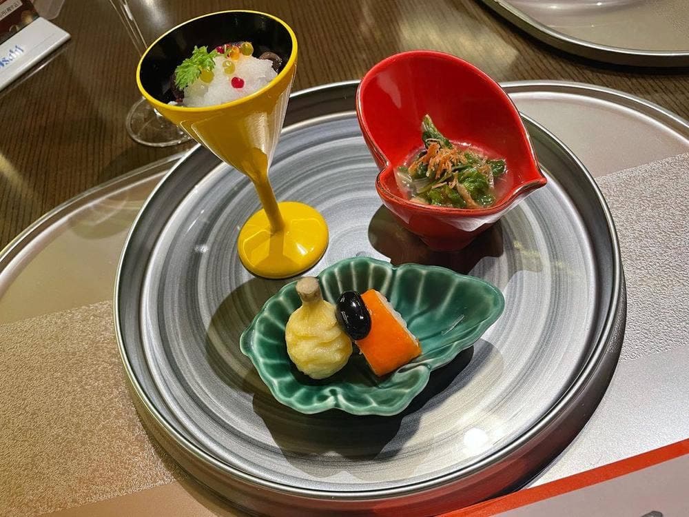 名駅 なだ万茶寮