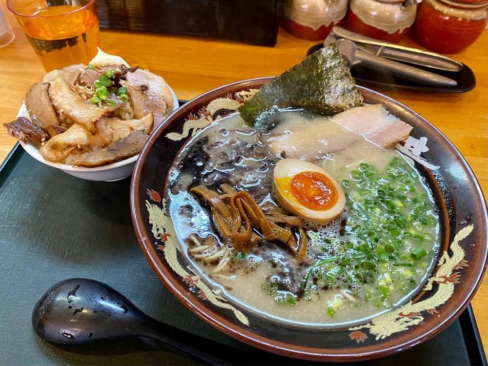 とんこつらーめん黒竜