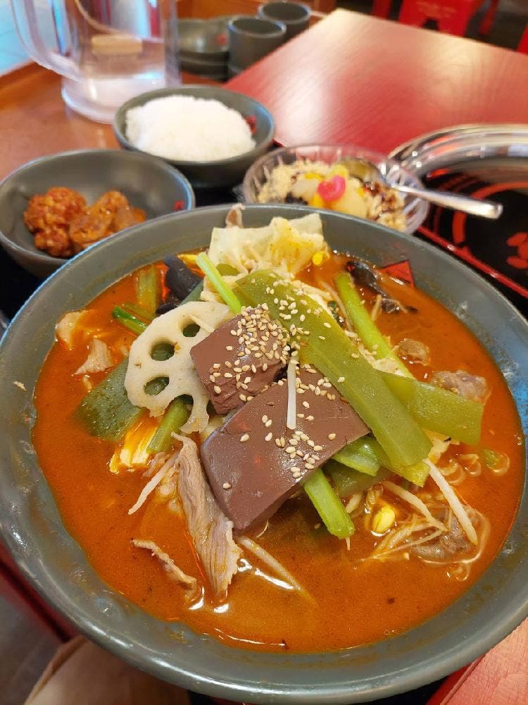 譚鴨血 老火鍋 川崎店