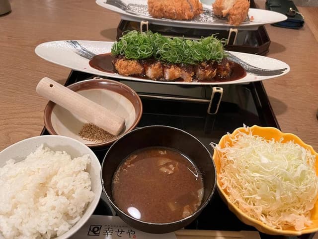 やわらかとんかつ 幸せや 則武店 - サブ画像1