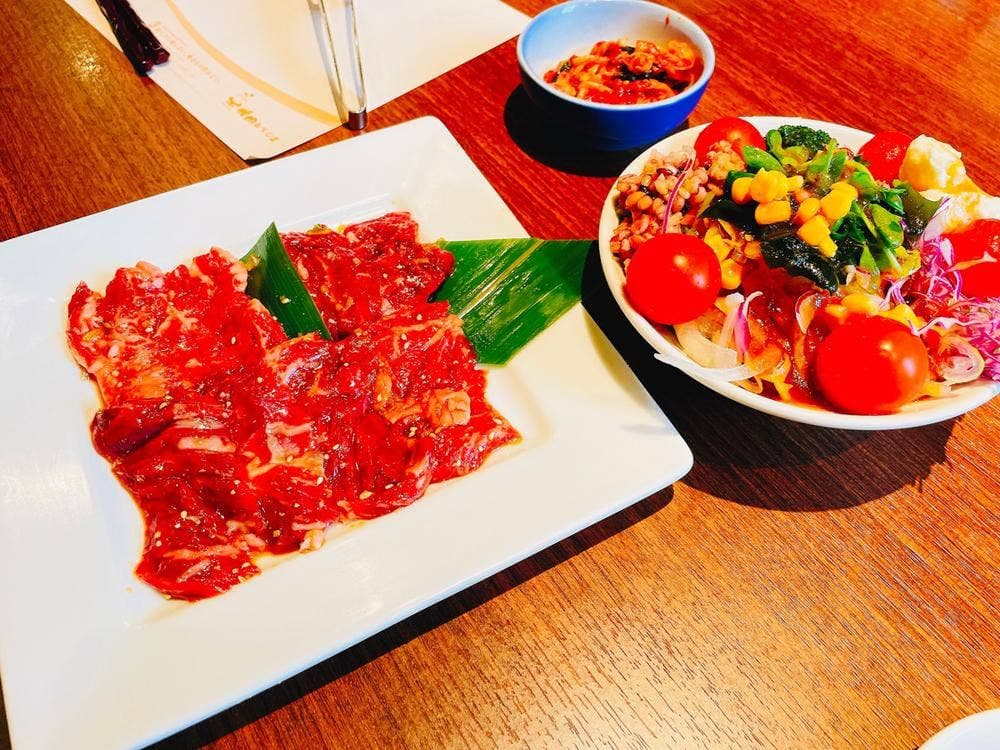 焼肉なべしま 大在店