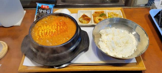 韓国純豆腐火鍋 まん馬本店 - サブ画像1
