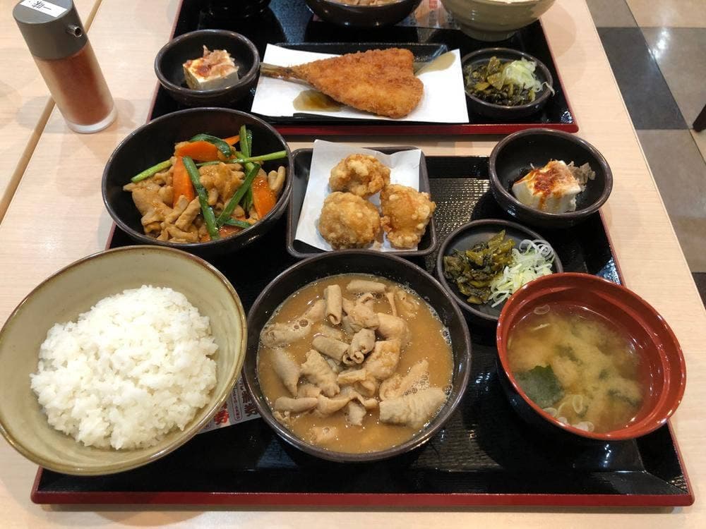 ゆで太郎 もつ次郎 新川6条店