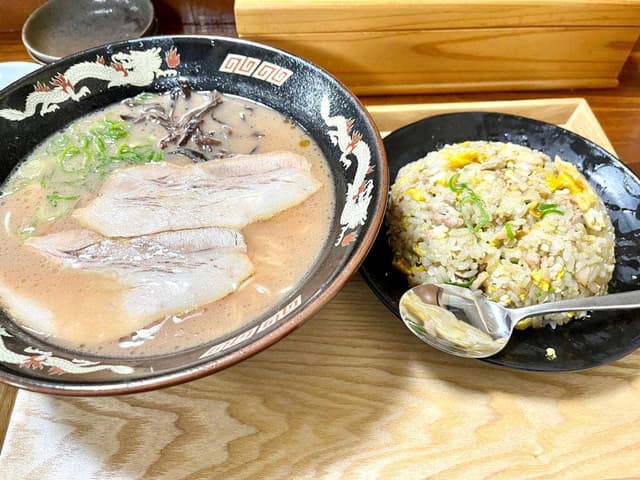 豚骨ラーメン まる◯龍 - サブ画像1