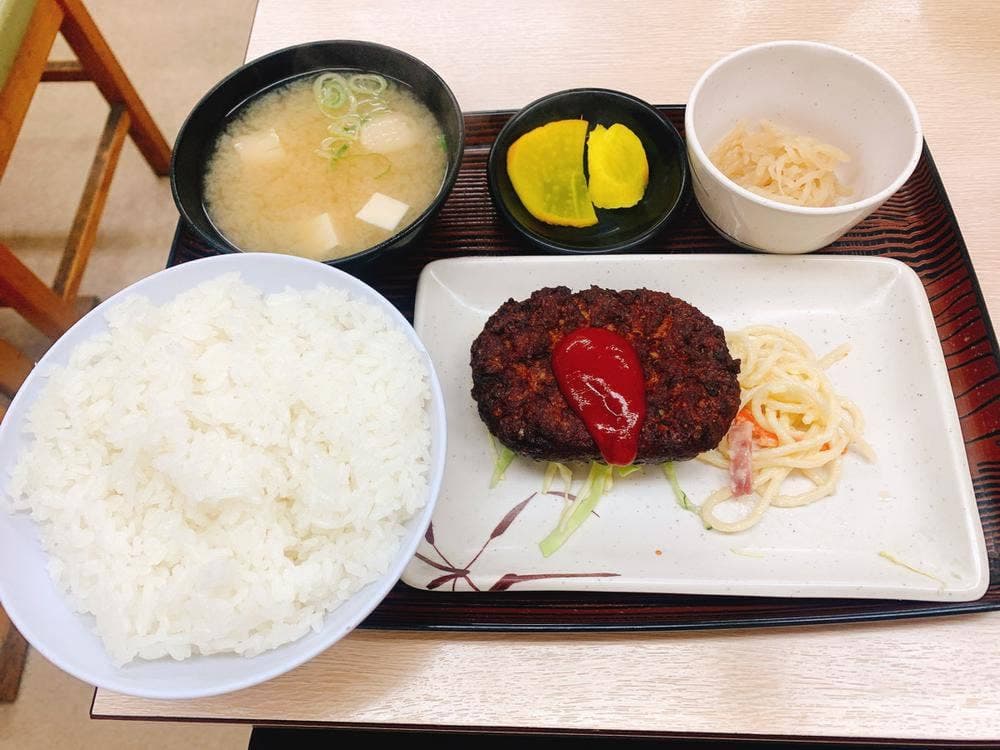 丸美食堂本店駅前店