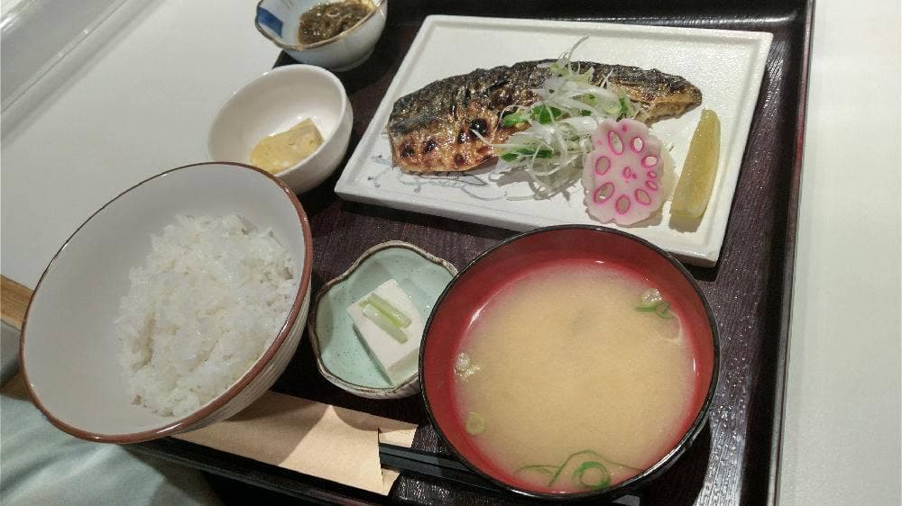 炉ばた焼 八閣