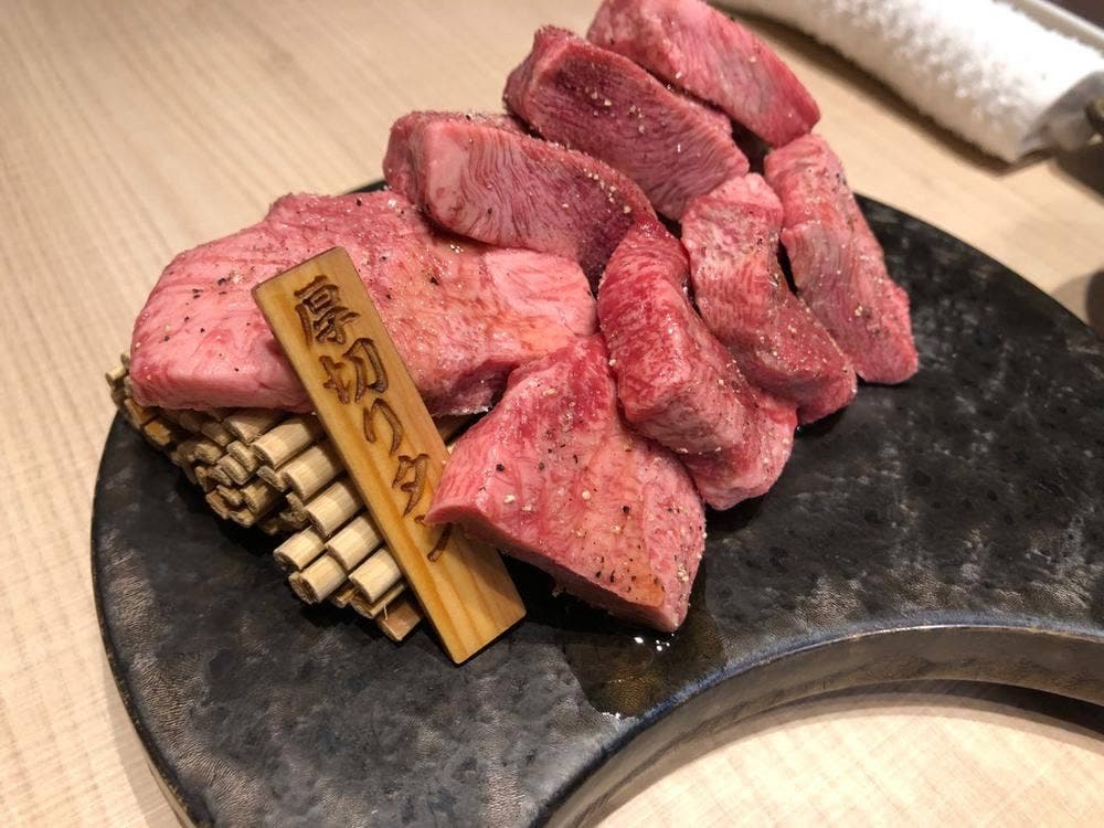 焼ニク志栄