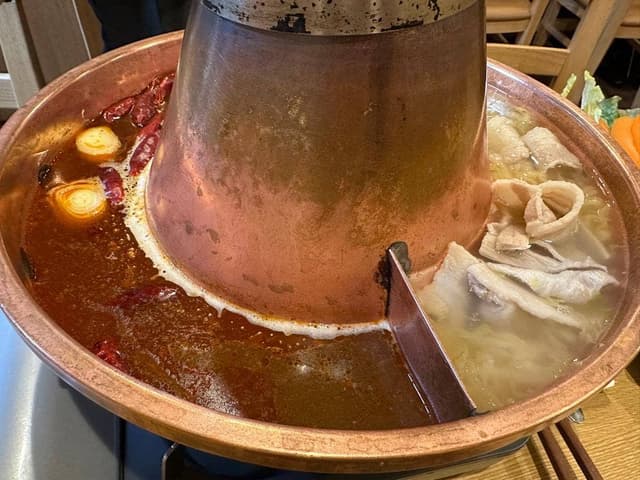 中華火鍋 東華しゃぶしゃぶ 三ノ輪店 - サブ画像1