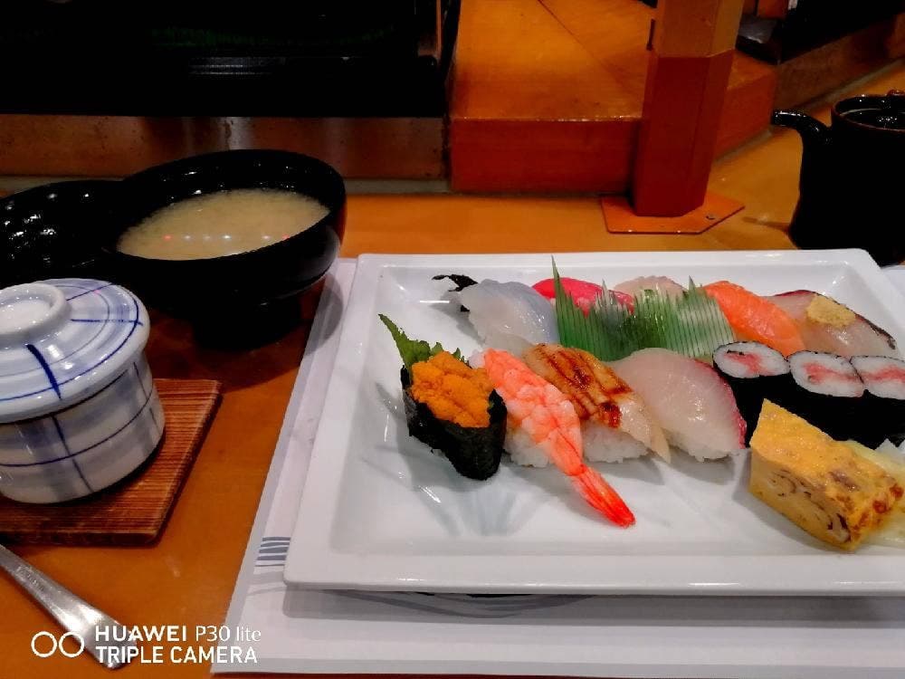 すし割烹 かじ デイトス・アネックス店