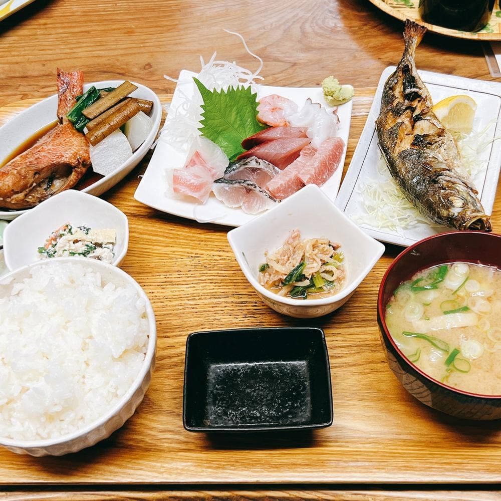 駅前市場食堂