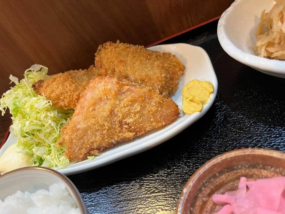 やじきた