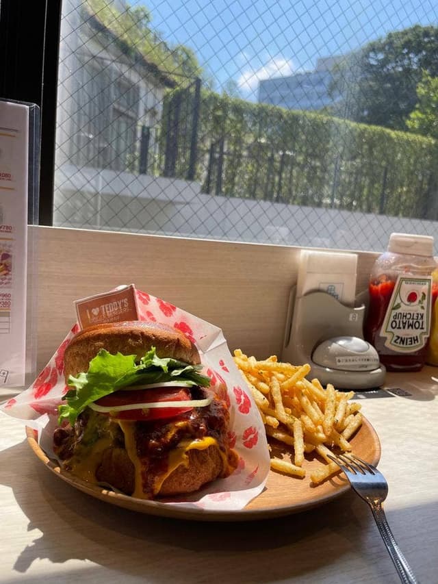 Teddy's Bigger Burgers 表参道 - サブ画像2
