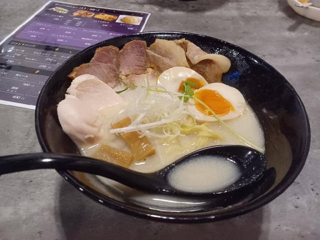 濃厚鷄そば 麺屋 浪漫 - サブ画像1
