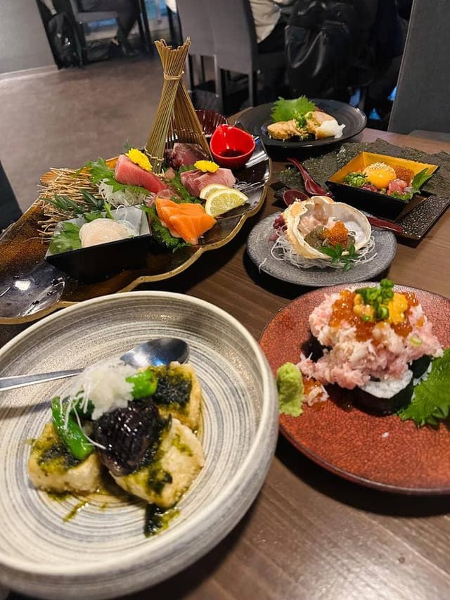 豊洲直送鮮魚と釜飯のお店 二代目 魚義 大井町駅店 - サブ画像1