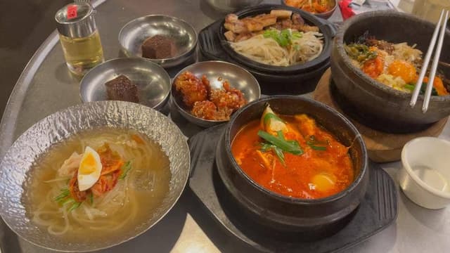 韓豚屋 池袋サンシャインシティ店 - サブ画像1