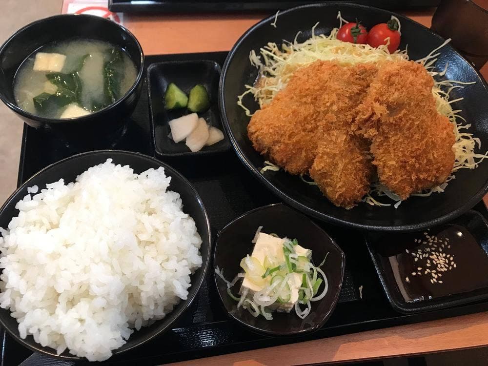 横浜市場食堂 つるや