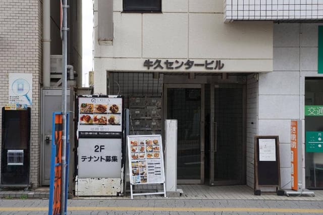 Lola Grill and Restaurant - サブ画像3