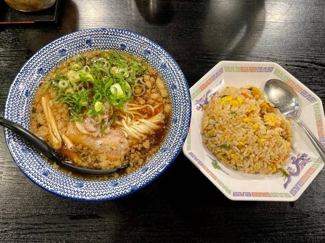 極とんラーメン とん匠 駅前店 - サブ画像1
