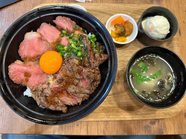 ローストビーフとステーキ YOSHIMI 福岡パルコ店 - サブ画像1