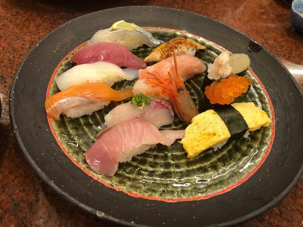 寿司本舗 たまや