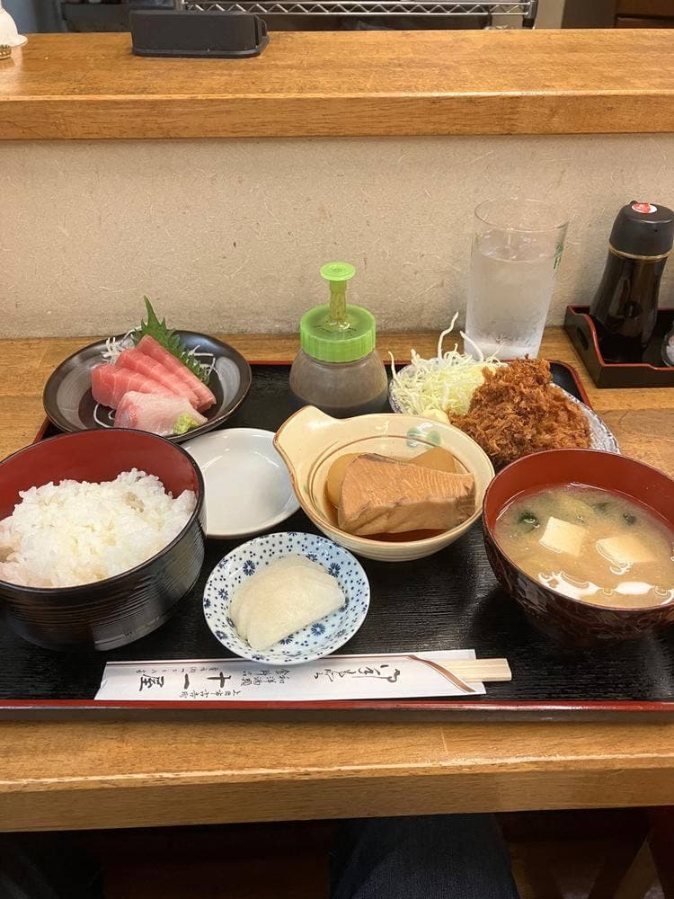 居酒屋 十一屋
