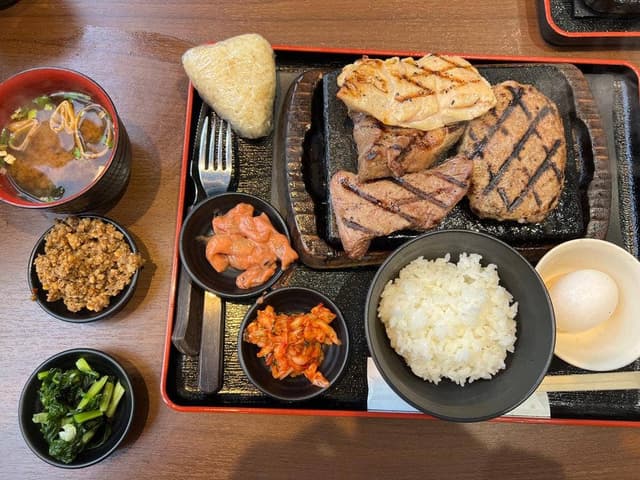 感動の肉と米 甚目寺店 - サブ画像1