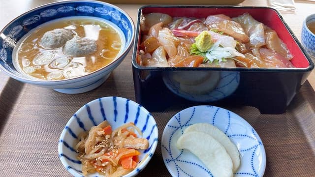 ひみ岸壁市場 食堂 - サブ画像3