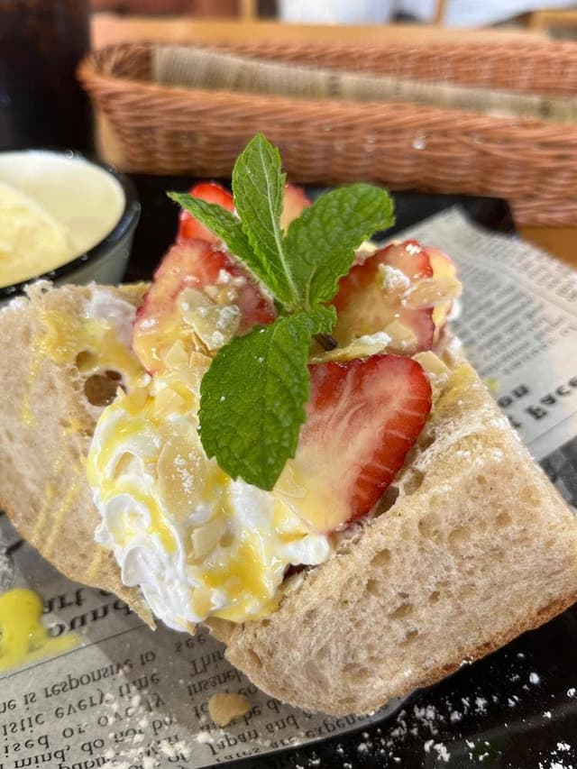 ベーカリー はなもも 道の駅まくらがの里こが - サブ画像3