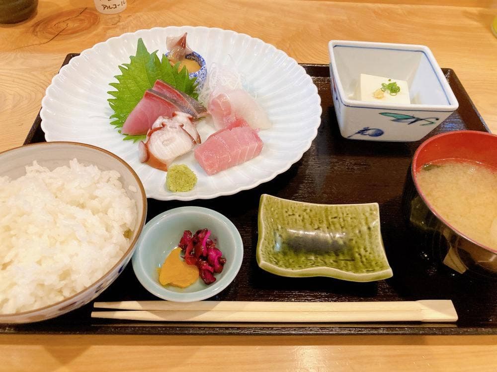 初台 こもれび