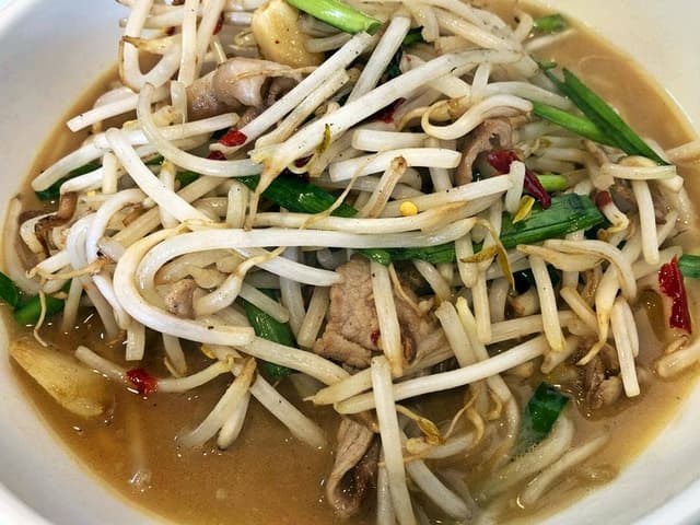 メンとニク 林製麺所 浦添店 - サブ画像1