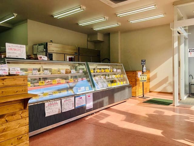 横須賀コロッケのマルシン 六浦店 - サブ画像1