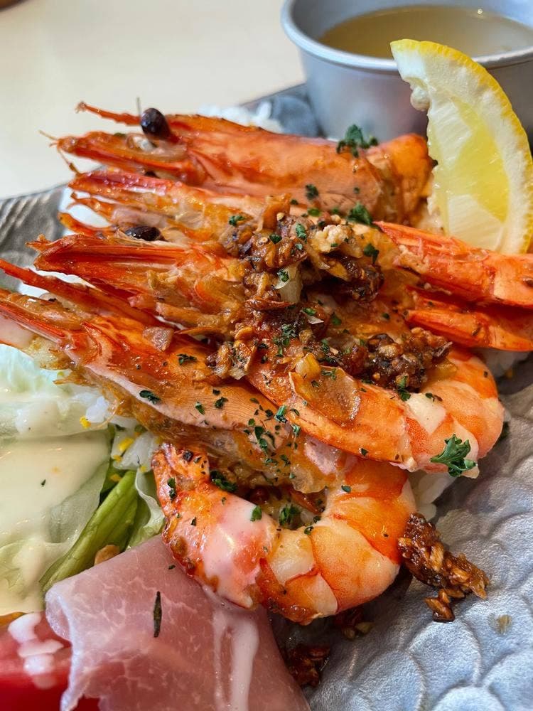 SAZAN Table