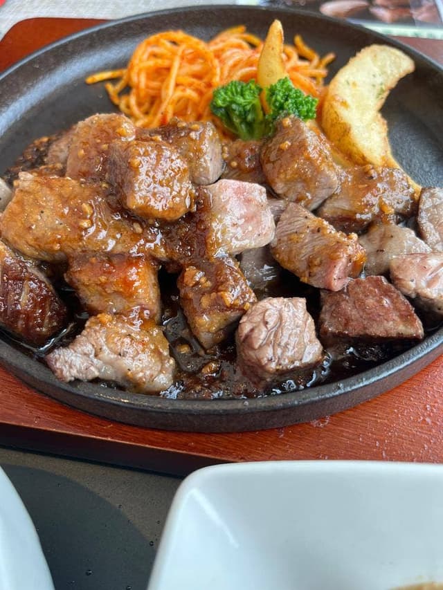 ステーキ&焼肉 齋藤牧場 アミュプラザみやざき店 - サブ画像2