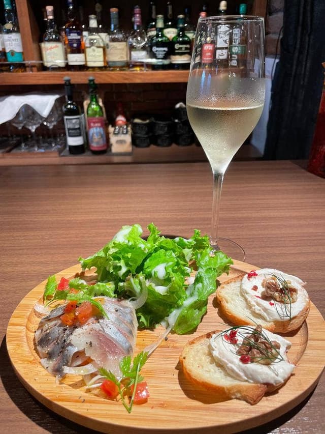 World Wine Bar by Pieroth 新千歳空港店 - サブ画像1