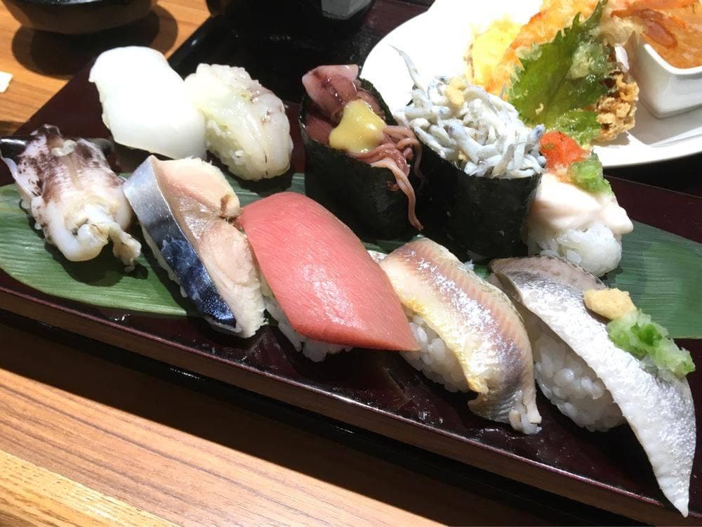 海天すし 金沢港店